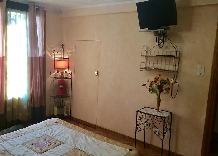 ゲストハウス Independante + Sanitaire Pres Centre Rignac (Aveyron)