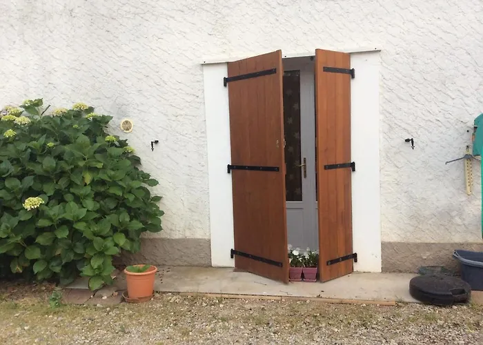 ゲストハウス Independante + Sanitaire Pres Centre 3*